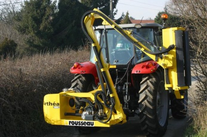 ROUSSEAU Arthéa faucheuse-débroussailleuse