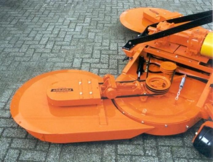 Faucheuse arboricole avec largeur de travail variable - série DR