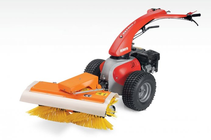 Faucheuse hydrostatique RM9