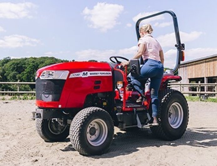 MF 1500 M 20-25 CH et 1700 M  35-67 cv