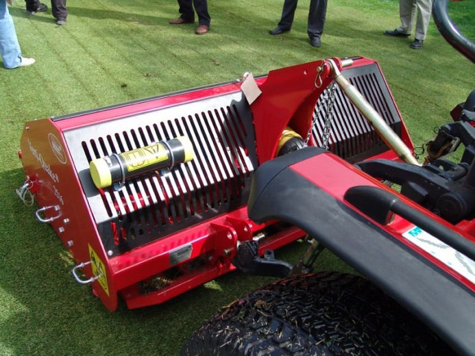 Aérateurs décompacteurs rotatifs 