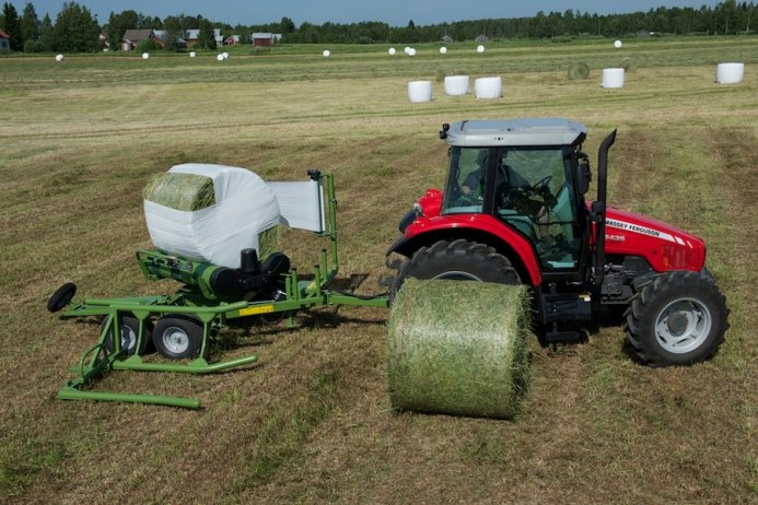 enrubanneuse traînée ELHO SILOMATIC 1010