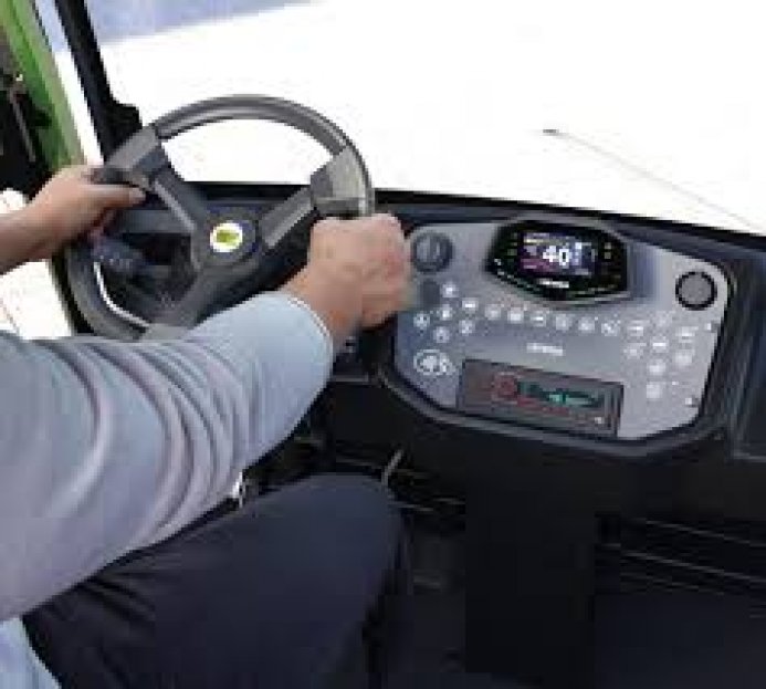 Véhicule multifonction 100%électrique et FRANCAIS