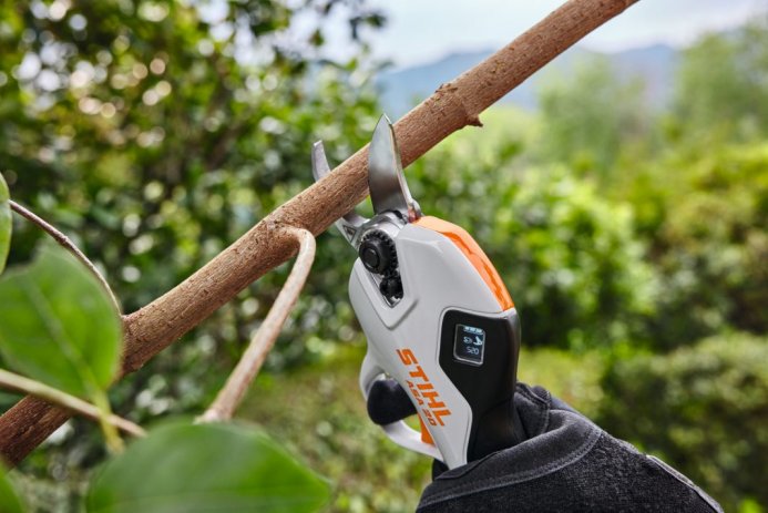 SECATEUR EN SET BATTERIE