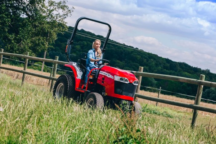 MF 1500 M 20-25 CH et 1700 M  35-67 cv